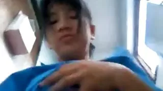給一個金發女郎睡覺，大致性交她的色情片
