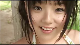 亂搞色情的年輕美女