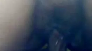 年輕人在家裡吮吸她男朋友的色情片