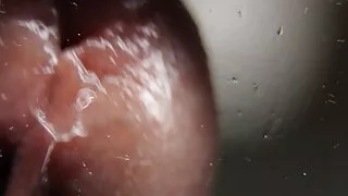 成熟的鄰居在入口色情吮吸男朋友的雞巴