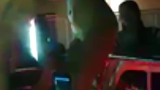 兩個男人他媽的兩個孔色情曲線美女