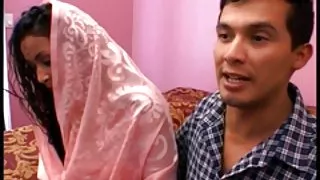 年輕的俄羅斯性交成熟女士在她的陰部色情