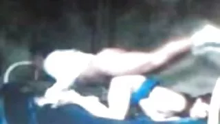 辦公室裡的一個年輕的乳頭照亮了陰部和乳房的相機色情