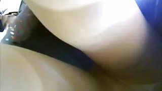 年輕的俄羅斯姑娘已經知道與成年男子色情的第一次性行為