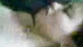 性感的俄羅斯金發女郎沉迷於陰莖色情片