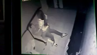 在網絡攝像頭上塞滿了色情片的成員