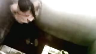 網絡攝像頭上的女同志愛撫浴室色情片
