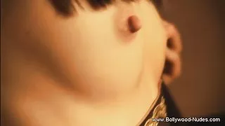 年輕的金發呻吟從手淫色情