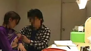 寒冷的冬天溫暖了她的男朋友陰部色情的雞巴