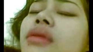 捲曲的黑髮吮吸祖父的雞巴色情
