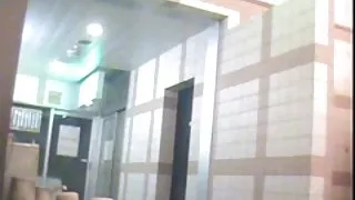 醉酒的學生在廚房色情片性交