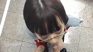 美學婊子自慰毛孔色情