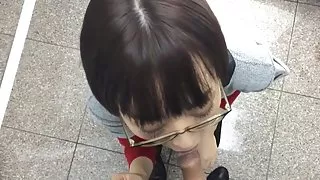 美學婊子自慰毛孔色情