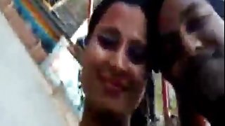 給吮吸俄羅斯美女並且在桌子上色情他媽的